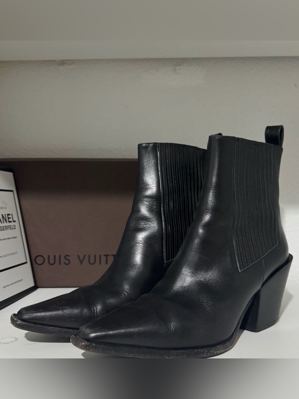 Aeyde Leather Luxury Chelsea Boots